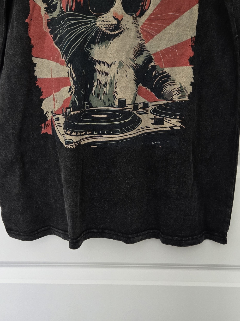 Vintage-Style Black Cat DJ Graphic T- Shirt Comfort Colors,unique Med - Picture 6 of 10